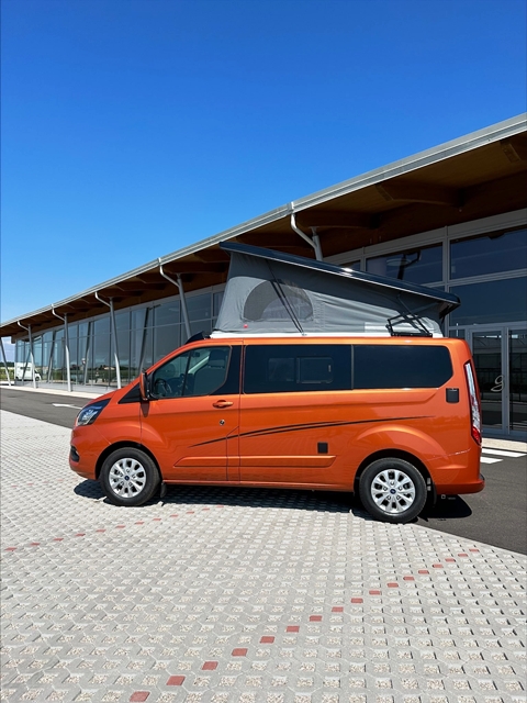 5 Guglielmi camper nuovi - Font Vendome X-Cape FL arancione-esterno5