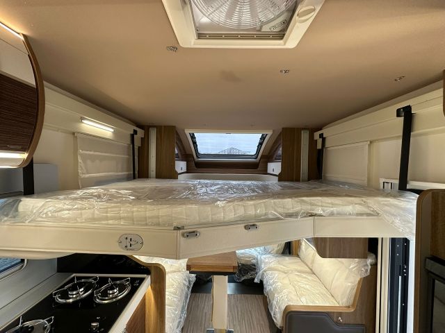 10 Guglielmi camper nuovi - Mobilvetta Krosser P86-basculante