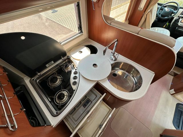 11 Guglielmi camper usati - Mobilvetta Kea P63-piano cottura