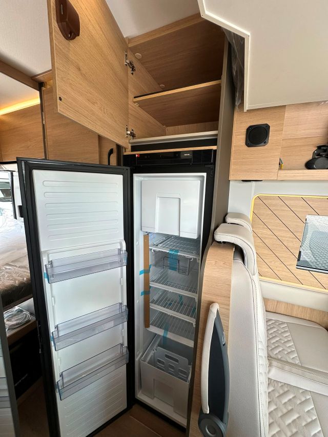 13 Guglielmi camper nuovi - Dreamer Camper Van XL-frigo e cella