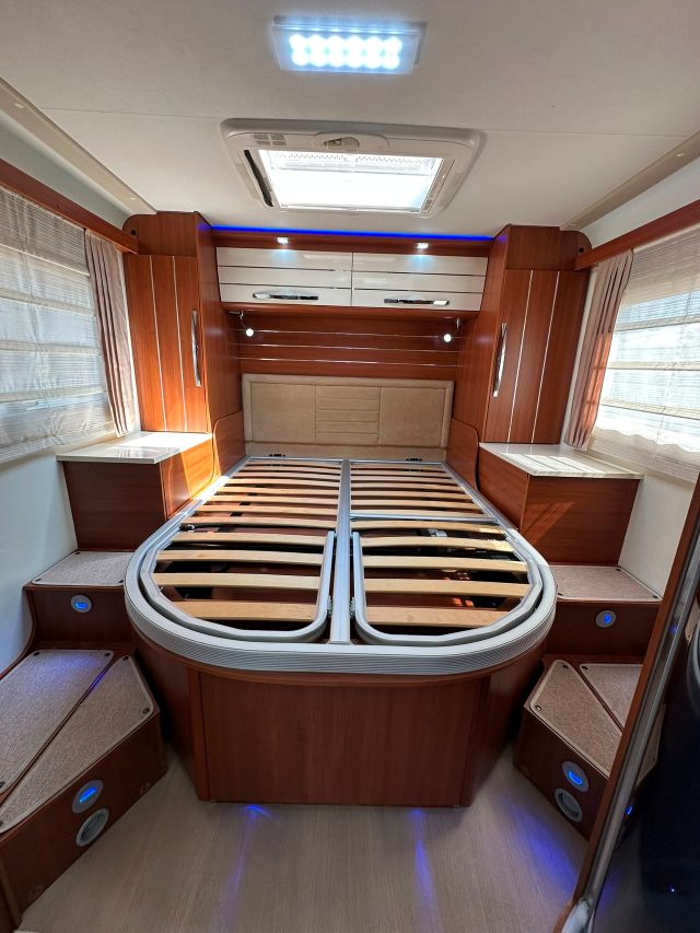 13 Guglielmi camper usati - Mobilvetta Kea P63-letto nautico1