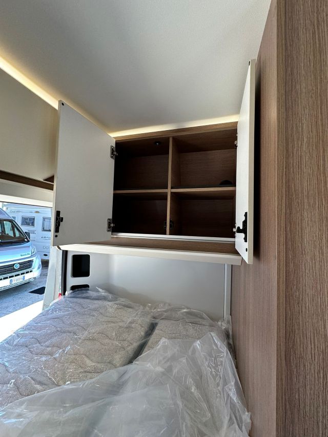 14 Guglielmi camper nuovi - Dreamer D43 UP Select 20° Anniversario-armadio