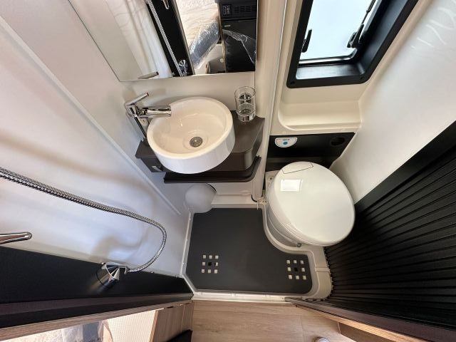 15 Guglielmi camper nuovi - Dreamer D43 UP Select 20° Anniversario-bagno e doccia laterali