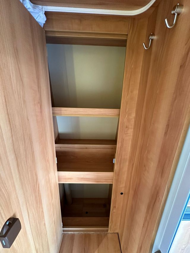 16 Guglielmi camper usati - Possl Vario 545-armadio