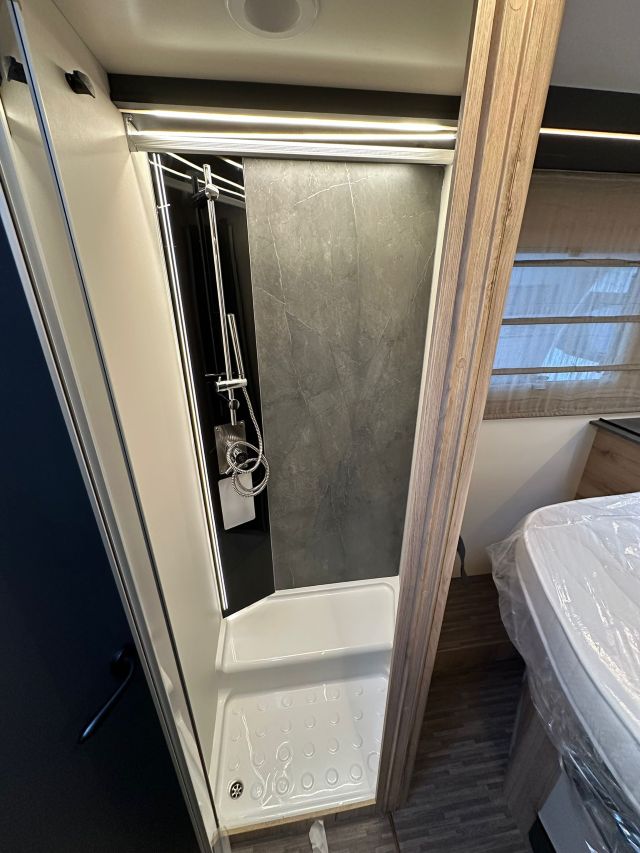 17 Guglielmi camper nuovi - Elnagh T-Loft 582-doccino