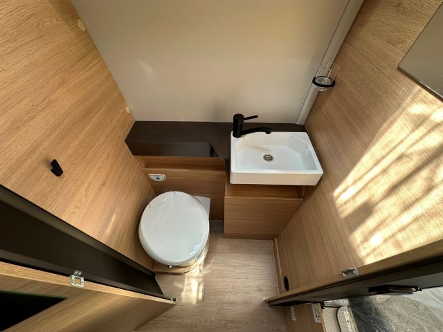 18 Guglielmi camper nuovi - Dreamer Camper Van XL-bagno