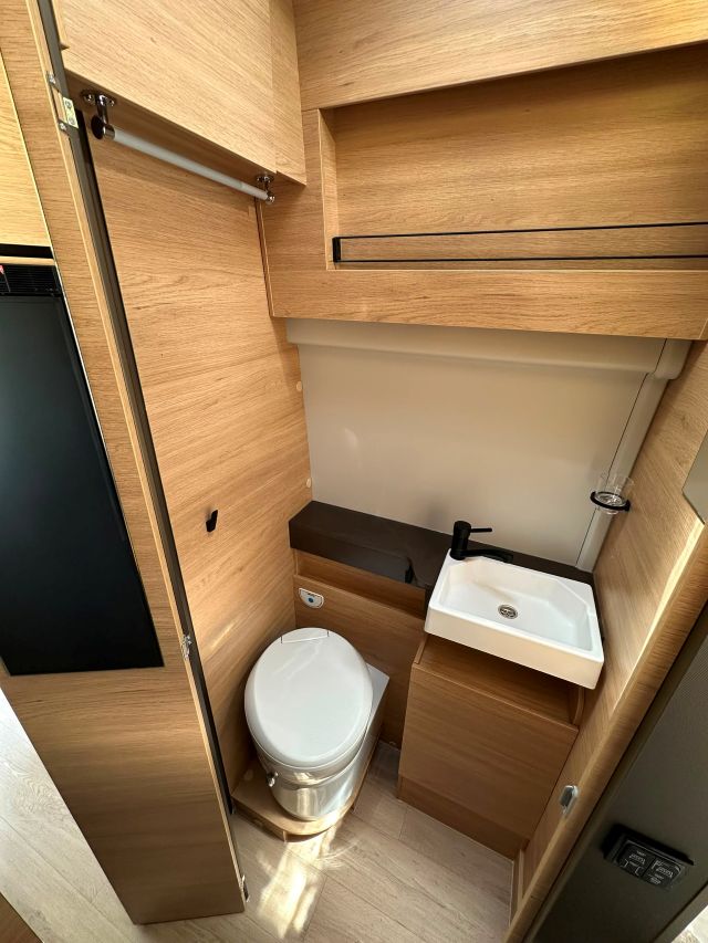 19 Guglielmi camper nuovi - Dreamer Camper Van XL-wc e lavello