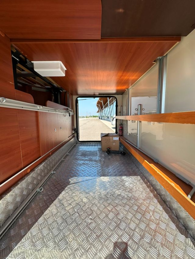 4 Guglielmi camper usati - Mobilvetta Kea P63-garage2