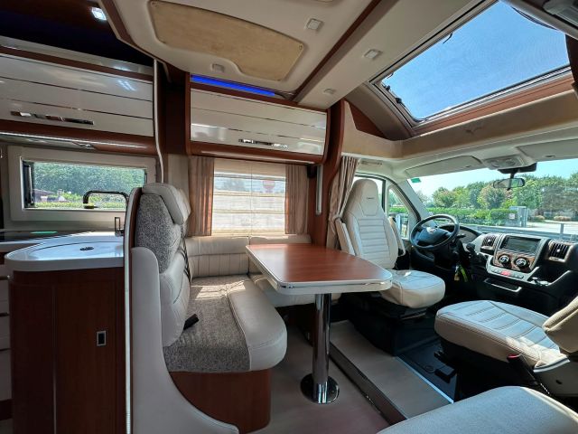 5 Guglielmi camper usati - Mobilvetta Kea P63-dinette1
