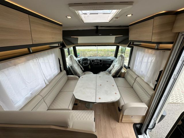 6 Guglielmi camper nuovi - Itineo Family SBD700-dinette2