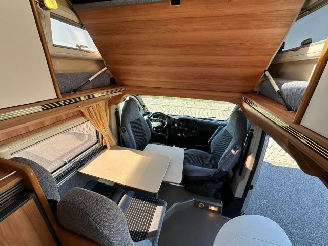 6 Guglielmi camper usati - Possl Vario 545-dinette2