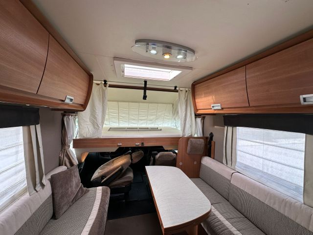 7 Guglielmi camper usati - Itineo SB720-dinette e basculante