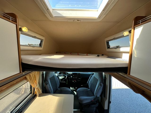 7 Guglielmi camper usati - Possl Vario 545-letto superiore
