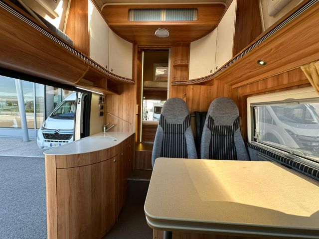 8 Guglielmi camper usati - Possl Vario 545-dinette, cucina e letti a castello