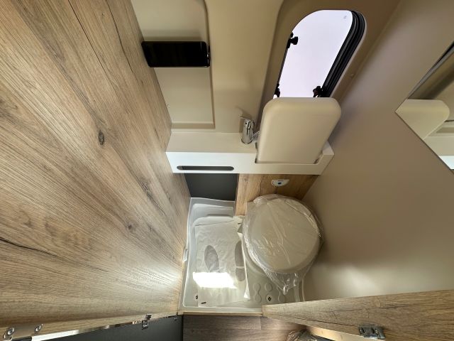 12 Guglielmi camper nuovi - Elnagh E-Van K2-bagno e doccia laterali