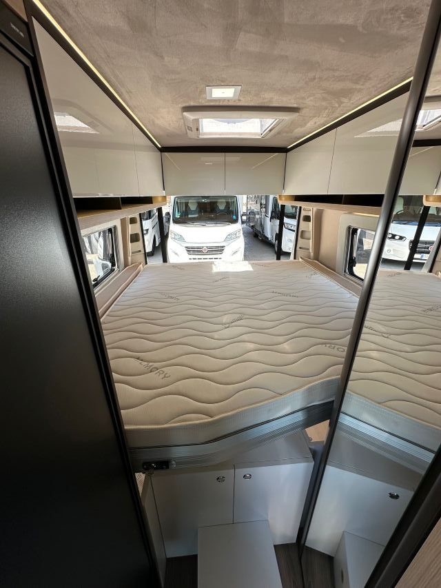 13 Guglielmi camper nuovi - Autostar V 630 G-letto matrimoniale longitudinale regolabile in altezza1