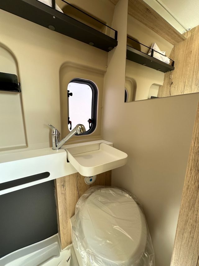 13 Guglielmi camper nuovi - Elnagh E-Van K2-wc e lavello