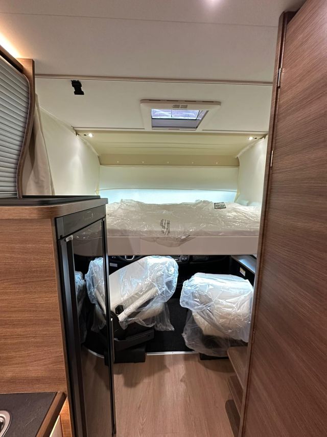 14 Guglielmi camper nuovi - Rapido 854 F-basculante1
