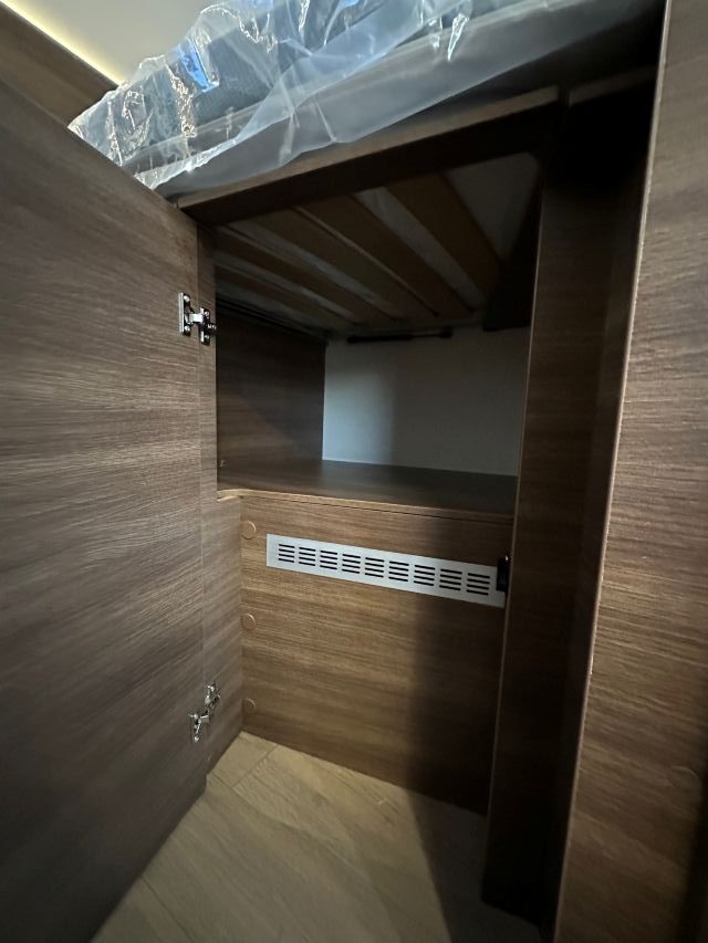 14 Guglielmi camper nuovi - Rapido C55-vano sotto letto lato guida