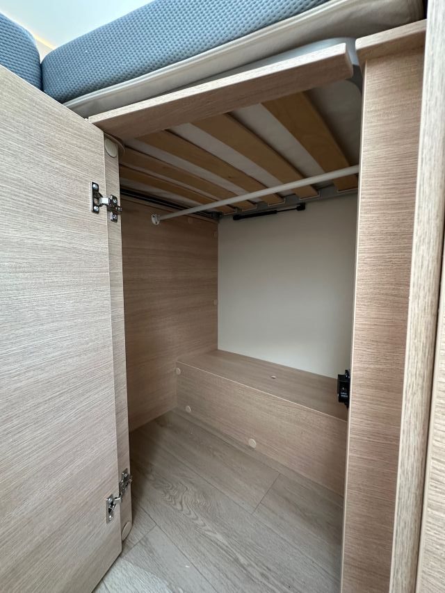 14 Guglielmi camper nuovi - Rapido C66 Optimum Line-vano sotto letto lato guida