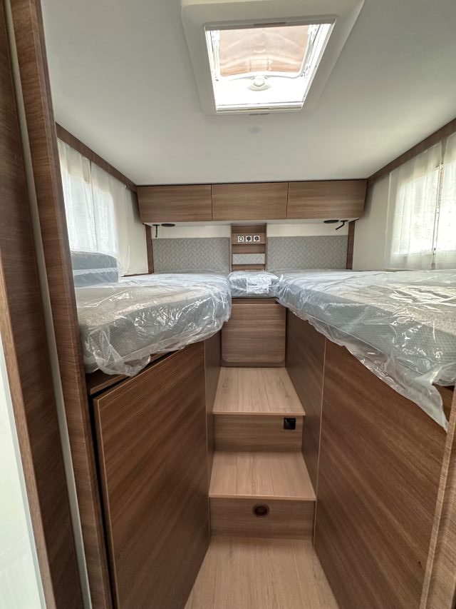 15 Guglielmi camper nuovi - Rapido 866 F-letti gemelli2