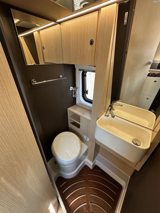 16 Guglielmi camper nuovi - Autostar V 630 G-wc e lavello