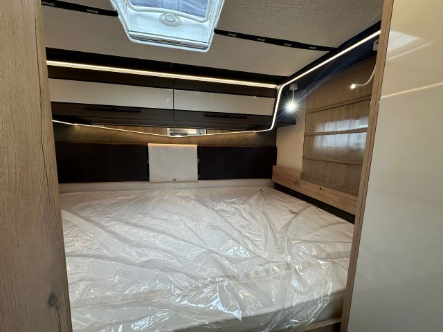 16 Guglielmi camper nuovi - Elnagh T-Loft 450-letto matrimoniale trasversale2