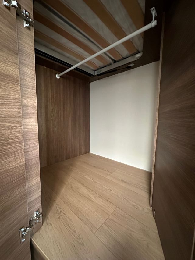 17 Guglielmi camper nuovi - Rapido 866 F-vano sotto letto lato guida