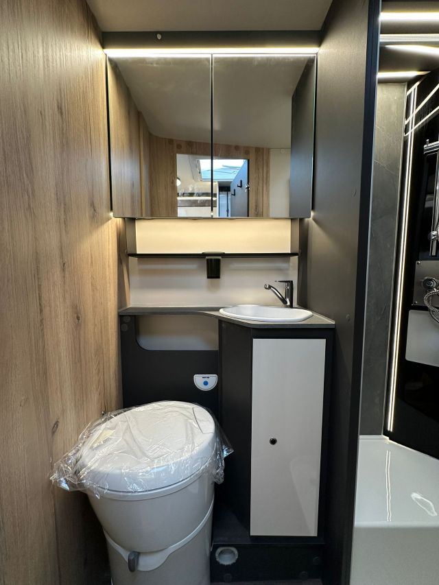 18 Guglielmi camper nuovi - Elnagh T-Loft 450-wc e lavello