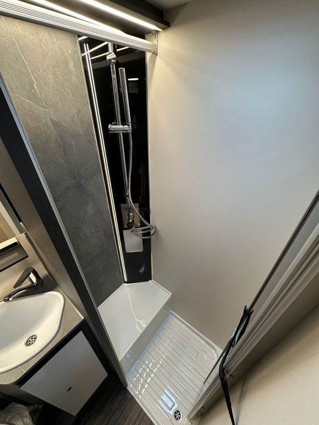 19 Guglielmi camper nuovi - Elnagh T-Loft 450-doccino