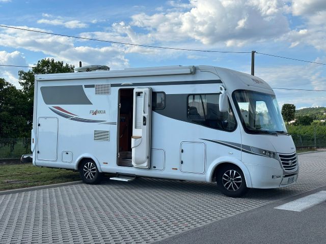 2 Guglielmi camper usati - Frankia I 680-esterno2