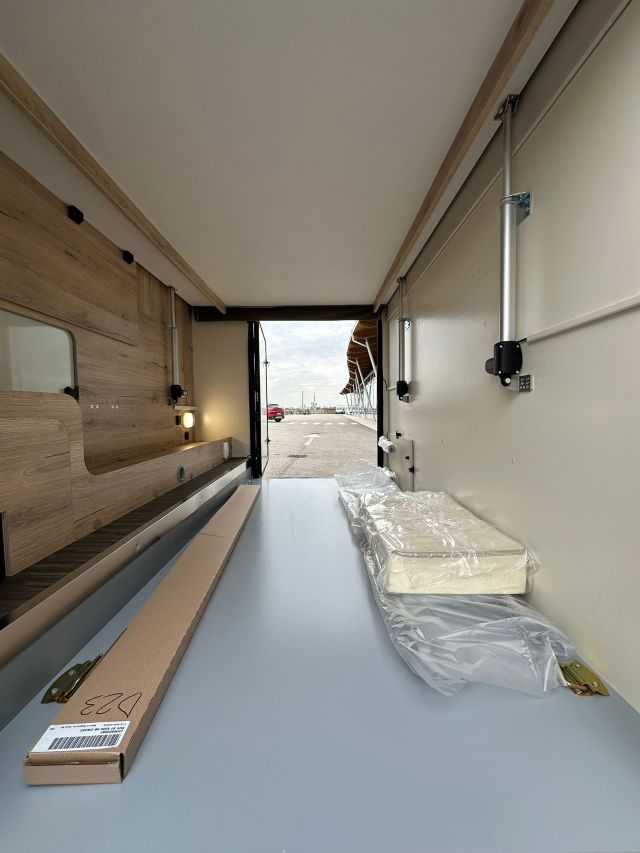 4 Guglielmi camper nuovi - Elnagh T-Loft 450-garage2