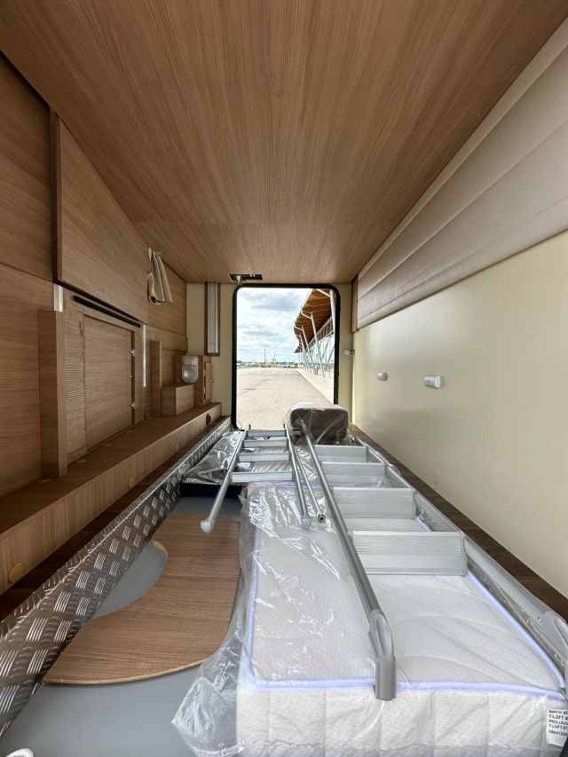 4 Guglielmi camper usati- Elnagh T-Loft 450-garage2