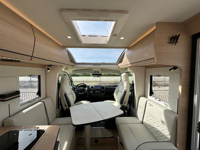 6 Guglielmi camper nuovi - Rapido C66 Optimum Line-dinette2