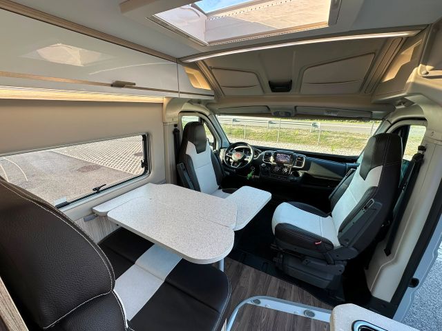 6 Guglielmi camper usati- Elnagh E-Van 2 Premium-dinette2