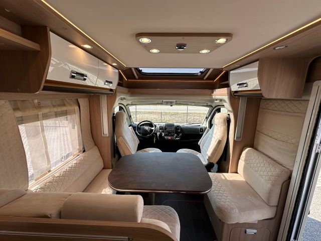 6 Guglielmi camper usati - Laika Kosmo 509-dinette2