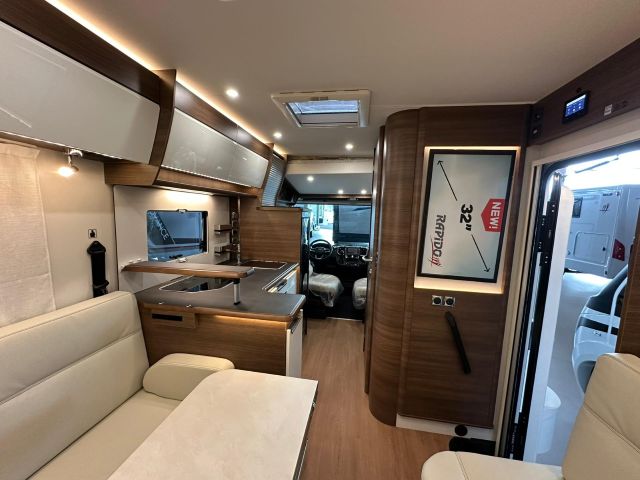 7 Guglielmi camper nuovi - Rapido 854 F-dinette, cucina e cabina
