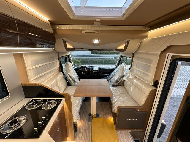 8 Guglielmi camper nuovi - Mobilvetta K-Yacht Tecno Line 86-dinette2