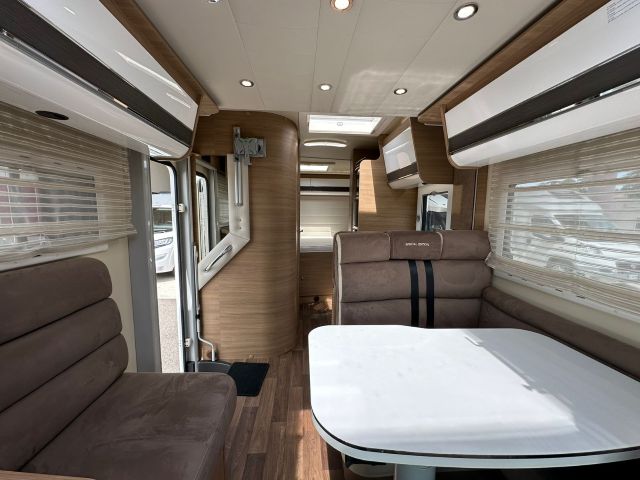 9 Guglielmi camper usati- Elnagh T-Loft 450-dinette, cucina e letto matrimoniale trasversale