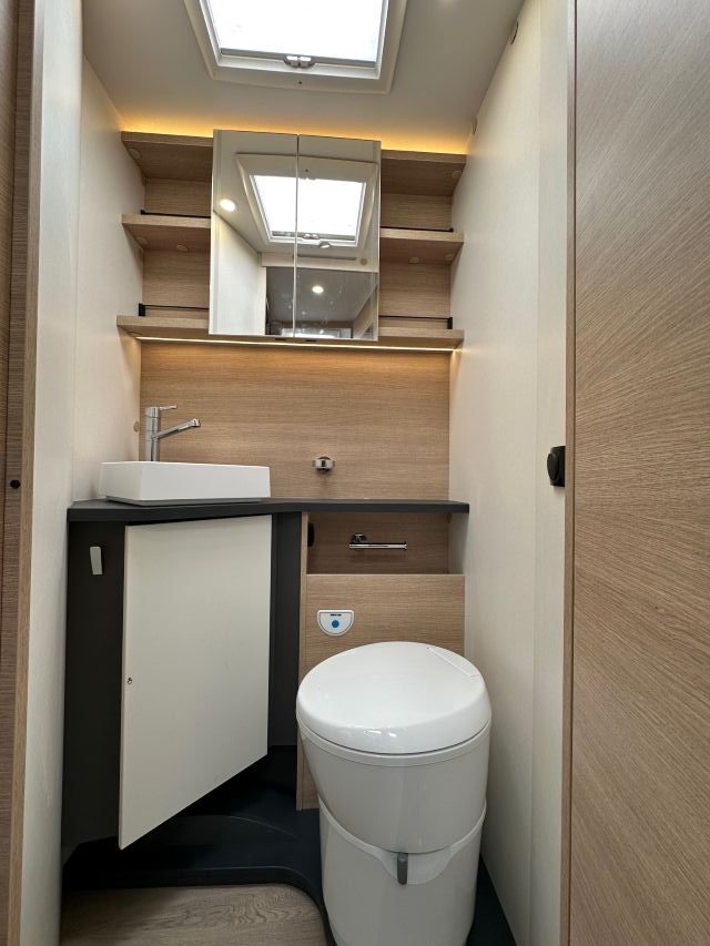 16 Guglielmi camper nuovi - Rapido 666 F Optimum Line-wc e lavello