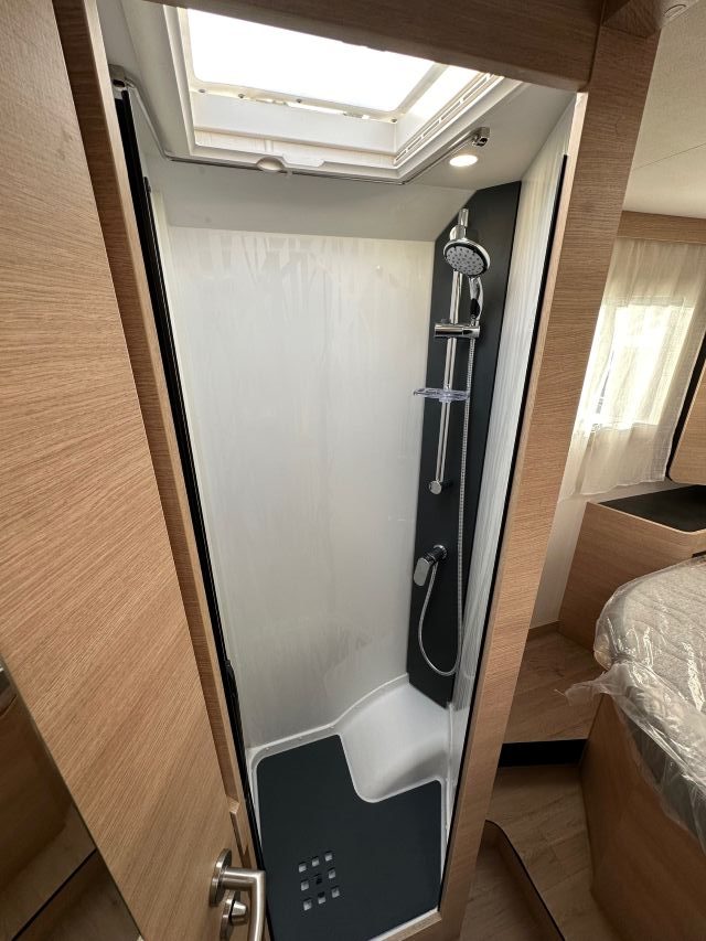 18 Guglielmi camper nuovi - Rapido C86i-doccino