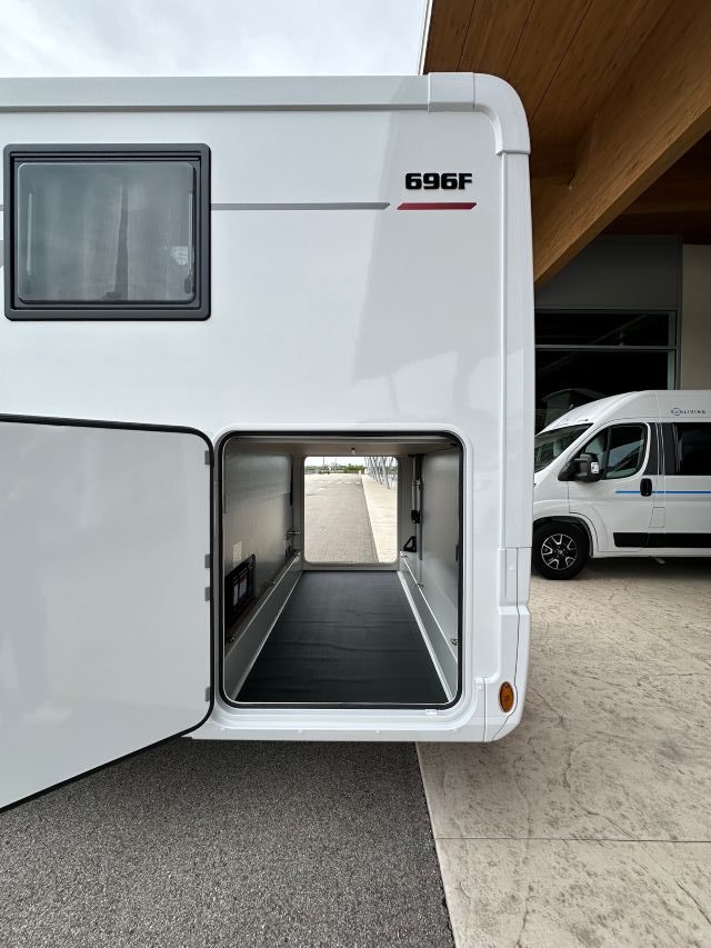 3 Guglielmi camper nuovi - Rapido 666 F Optimum Line-garage1