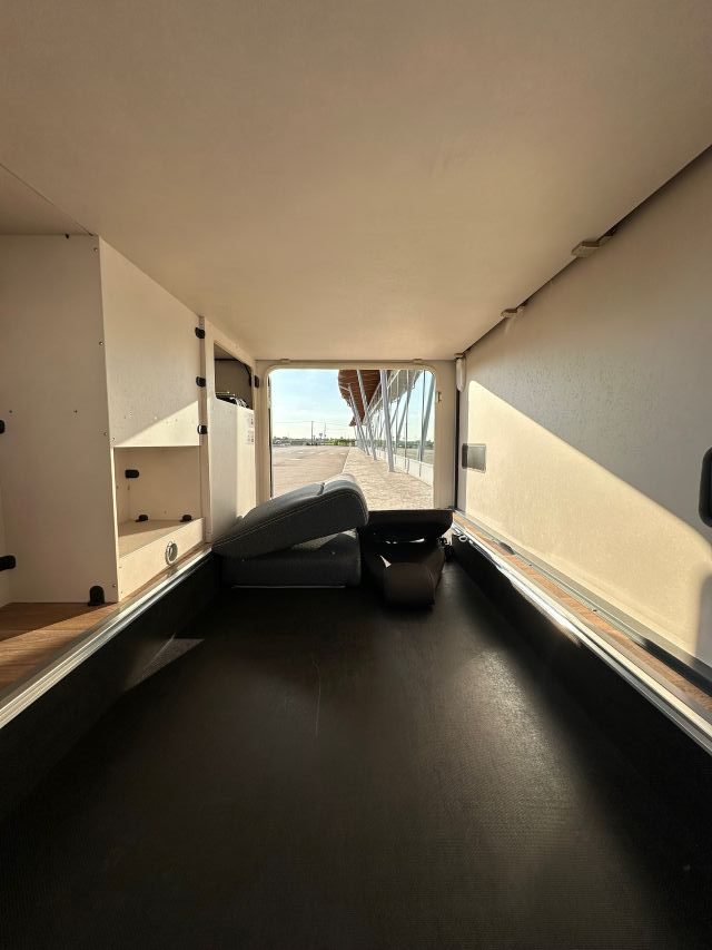4 Guglielmi camper nuovi - Dethleffs Just Van T5-garage2