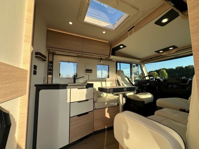 5 Guglielmi camper nuovi - Rapido C86i-dinette1