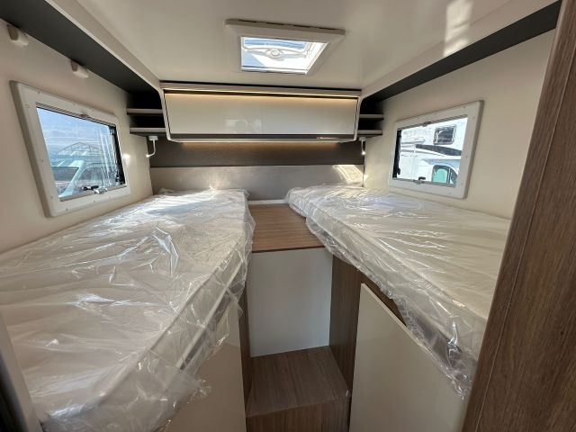 13 Guglielmi camper nuovi - Elnagh Baron Compact 539-letti gemelli2
