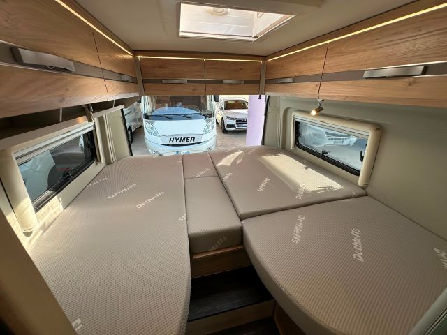 13 Guglielmi camper usati - Dethleffs Globetrail 640 ER-letti gemelli1