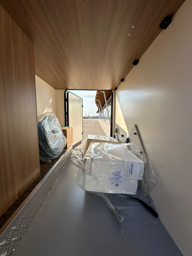 4 Guglielmi camper nuovi - Elnagh Baron Compact 539-garage2