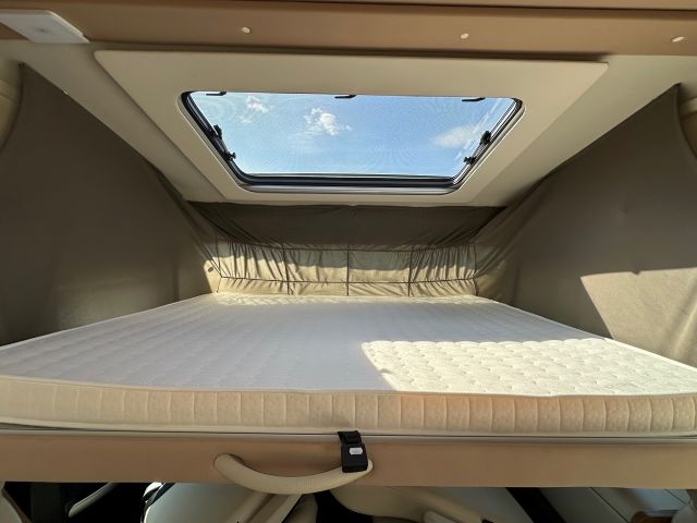 10 Guglielmi camper usati - Mobilvetta K-yacht Tekno Line 90-basculante