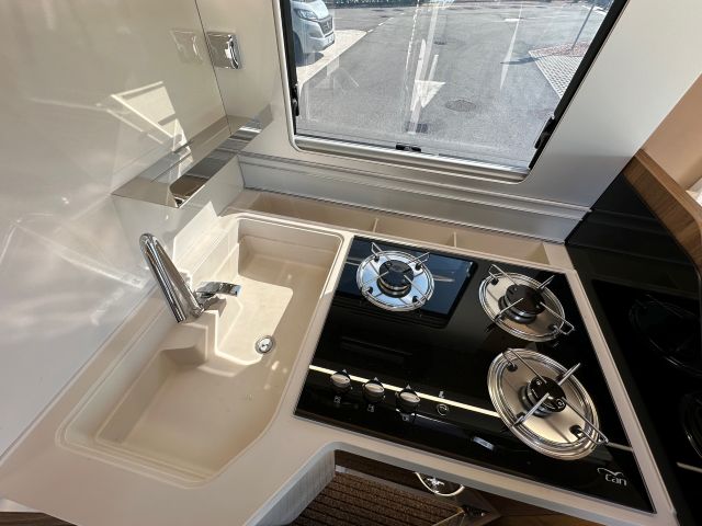 15 Guglielmi camper usati - Mobilvetta K-yacht Tekno Line 90-piano cottura