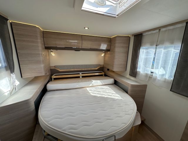 16 Guglielmi camper usati - Rapido 896 F-letto nautico2